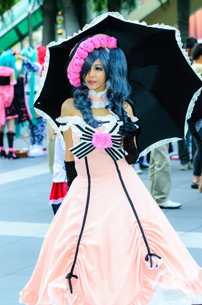 En oidentifierad japansk anime cosplay posera i japan festa i bangkok 2013 — Stockfoto