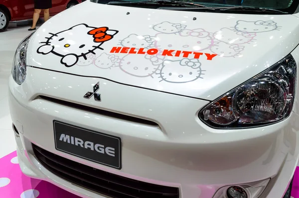 Nissan mirage hello kitty limitovaná edice. — Stock fotografie