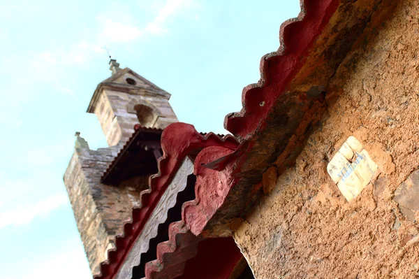 Uma igreja no campo espanhol . — Fotografia de Stock