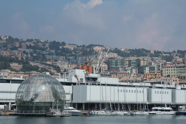 The aquarium and the sphere of Renzo Piano in Genoa — Stock Photo, Image