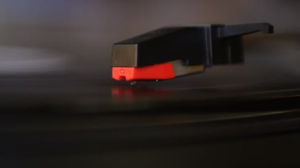 Vinyl rotating on record player — Stock Video