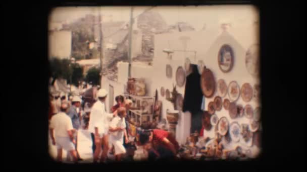 Vintage 8mm. Souvenir shops in Alberobello — Stock Video