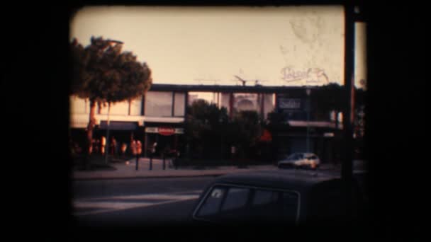 Vintage 8mm. Busy road — Stock Video