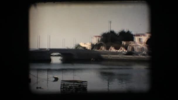 Oito milímetros vintage. Praia e restaurante à beira-mar — Vídeo de Stock