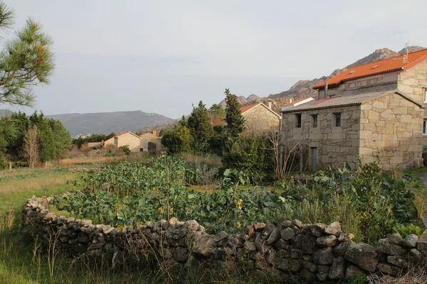 Pueblo rural en España — Foto de Stock