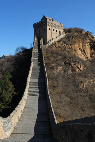 Chemin ascendant dans la Grande Muraille de Chine — Photo