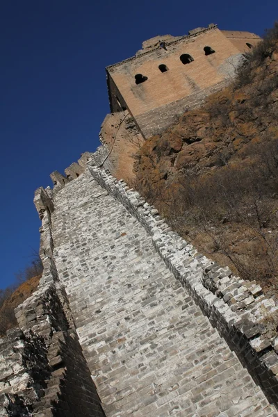 Escalada pronunciada en la Gran Muralla de China — Foto de Stock