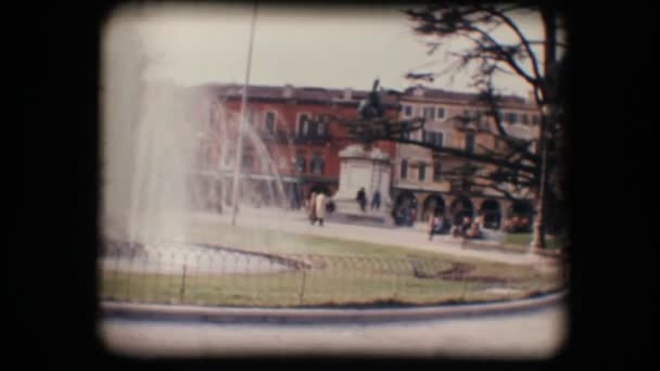 Vintage 8mm. Park and fountain — Stock Video