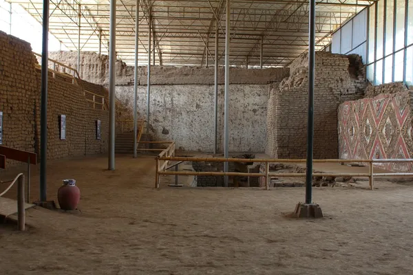 İç atriyum Huaca de la Luna sit alanı içerisinde Stok Fotoğraf