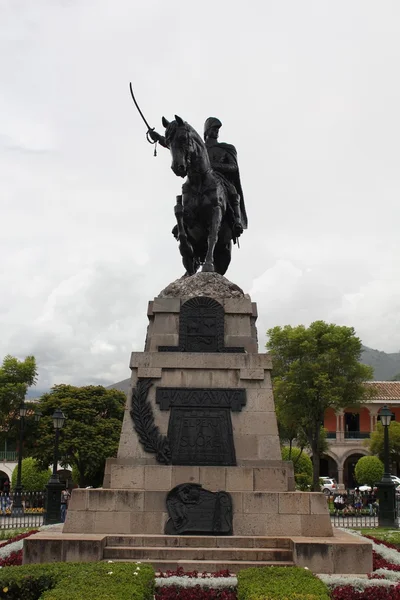 Monument honouring General Sucre — Stock Photo, Image