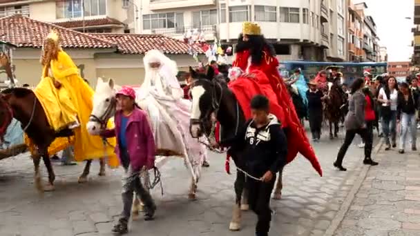 Festive parade in Cuenca — Stock Video