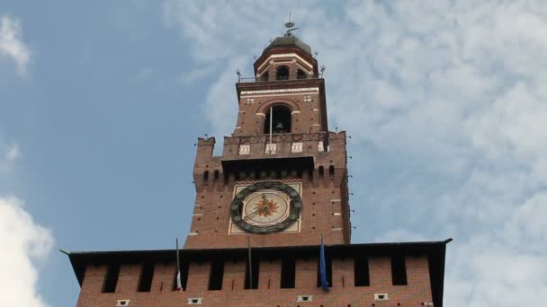 Entrada principal de Castello Sforzesco en Milán — Vídeos de Stock