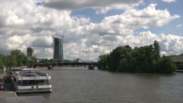 Huvudfloden i Frankfurt — Stockvideo