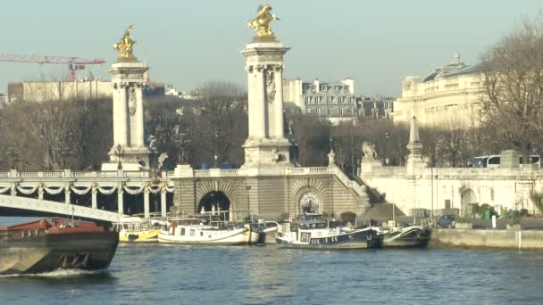 Paris 'teki 3. Alexandre Köprüsü — Stok video