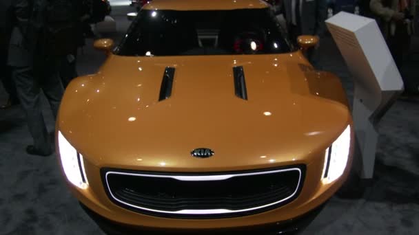 Exposición de Kia en el Salón Internacional del Automóvil de Nueva York — Vídeos de Stock