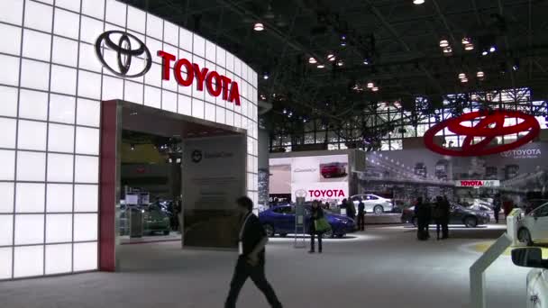 Toyota výstava v new Yorku mezinárodní auto show — Stock video