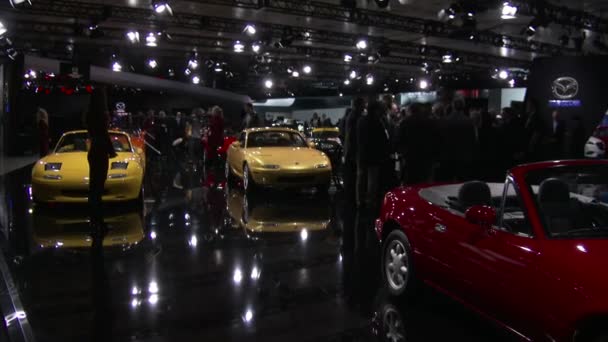 Expoziție Mazda la Salonul Auto Internațional de la New York — Videoclip de stoc