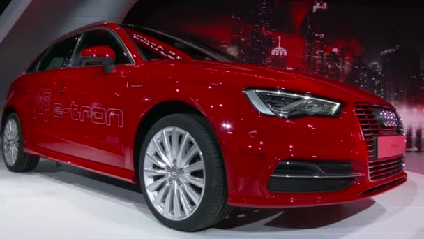 Audi A3 e-tron на Нью-Йоркском международном автосалоне — стоковое видео
