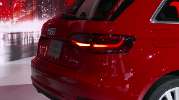 Detalle del Audi A3 e-tron en el Salón Internacional del Automóvil de Nueva York — Vídeos de Stock