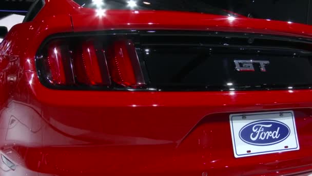 Detalle del nuevo Mustang en el Salón Internacional del Automóvil de Nueva York — Vídeos de Stock