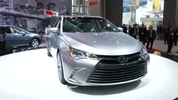 Novo Toyota Camry no Salão Internacional de Automóveis de Nova Iorque — Vídeo de Stock