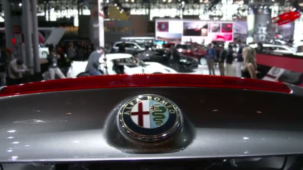 Detay alfa romeo 4c new york Uluslararası Otomobil Fuarı — Stok video