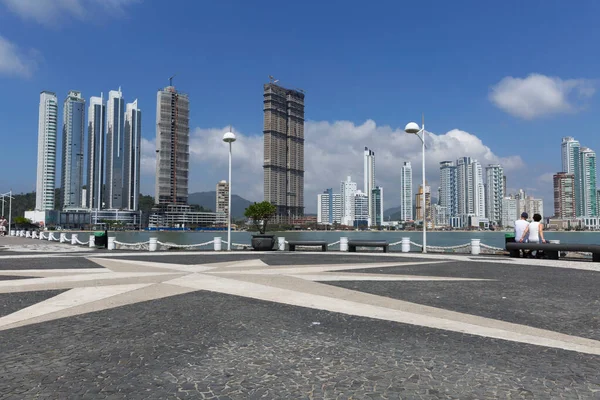 Santa Catarina Brezilya 'daki Balnear io Camboriu plajı.