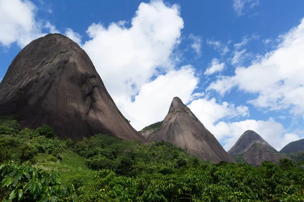 Формирование Скал Pancas Espirito Santo Brazil — стоковое фото