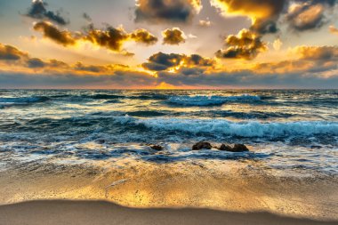 denizde gün batımı