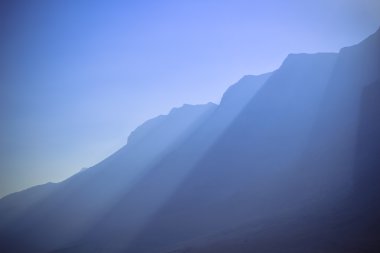 Ölü Deniz'in dağlar