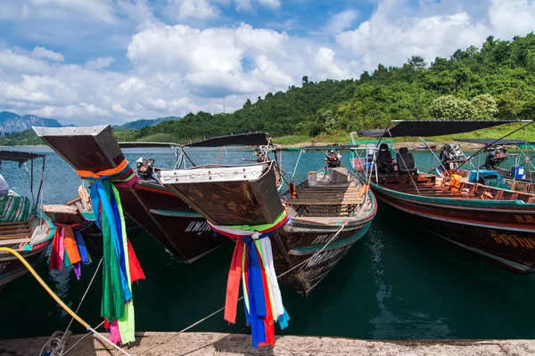 Cheo Lan lago Khao Sok Parque Nacional Tailandia —  Fotos de Stock