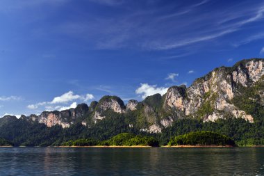 Cheo lan Gölü. Khao sok Milli Parkı. Tayland.
