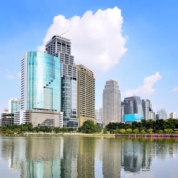 Bangkok, Tayland highrise modern Binası. — Stok fotoğraf