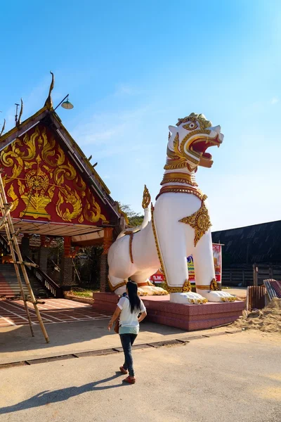 Santuário budista, Sangklaburi, Tailândia — Fotografia de Stock