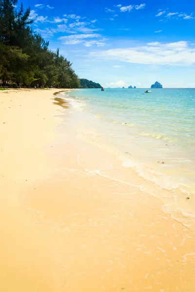 克雷登岛，在泰国安达曼海的小岛 — 图库照片