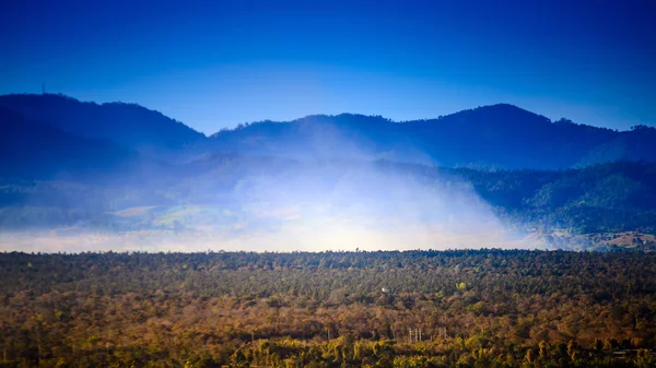 Landschaft mit Bergblick — Stockfoto