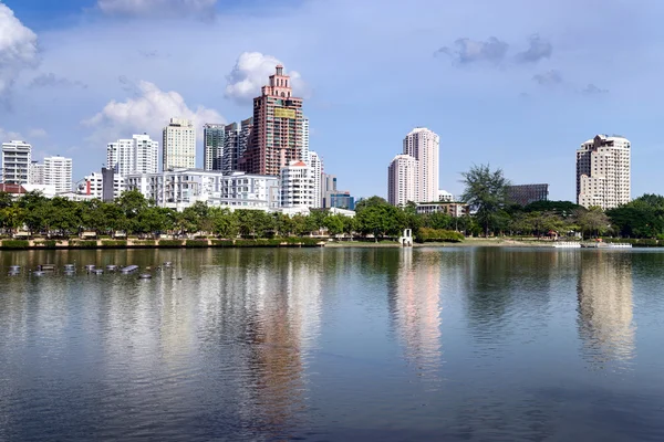 Bangkok, Tayland highrise modern Binası. — Stok fotoğraf