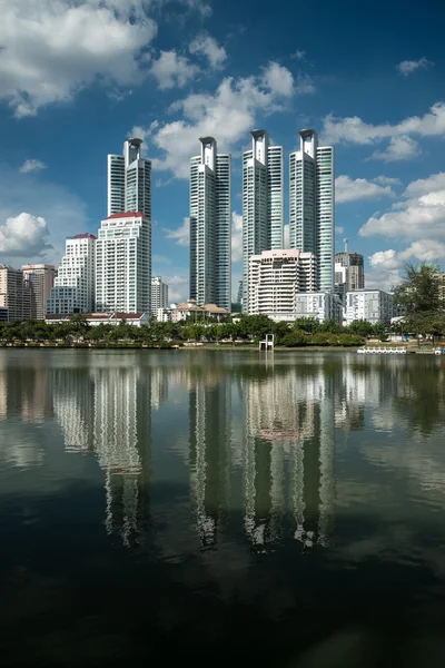 Highrise modern building in Bangkok, Thailand. — Stock Photo, Image