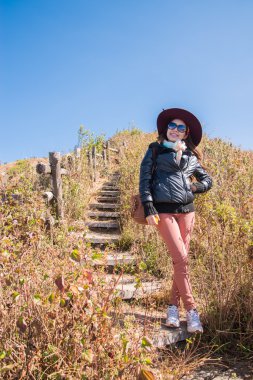 nők alpesi szavanna