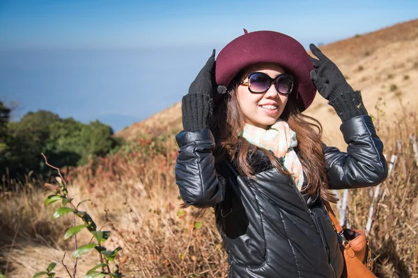 Women on alpine savanna — Stock Photo, Image