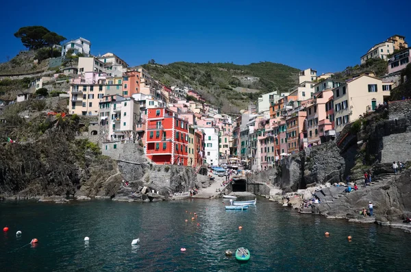 Riomaggiore Liguria Italia Abril 2022 Pueblo Típico Italiano Costa Mediterránea — Foto de Stock