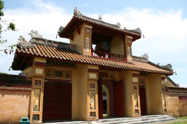 Kraliyet Sarayı'nda giriş kapısı