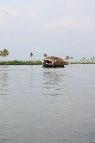 Barco em kerala backwaters — Fotografia de Stock