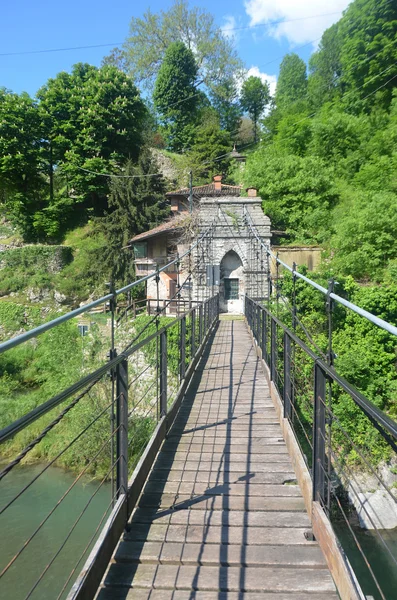 Średniowiecznych mostów Clanezzo — Zdjęcie stockowe