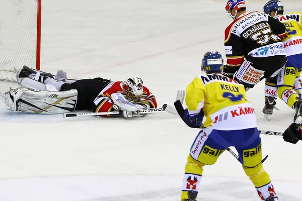 Hockey sobre hielo —  Fotos de Stock