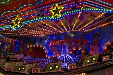 Fuar tarihinde gece ışık efektleri