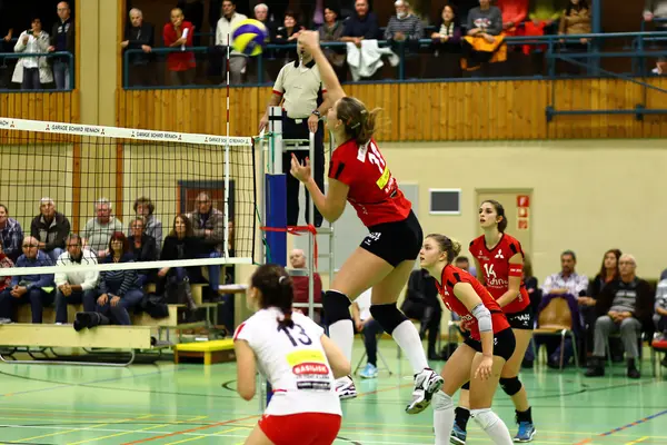 Jogo de voleibol — Fotografia de Stock