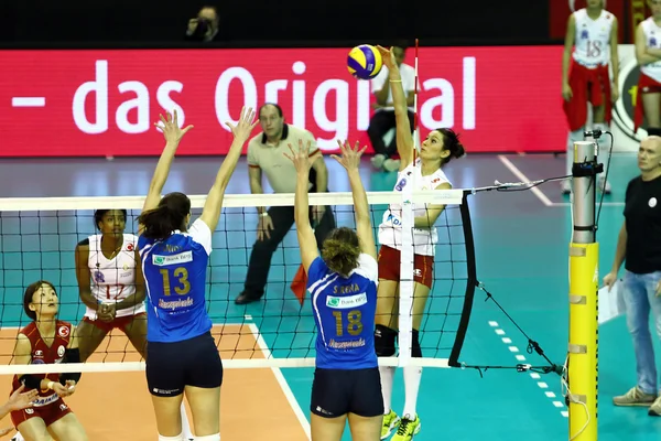 Voleibol juego —  Fotos de Stock