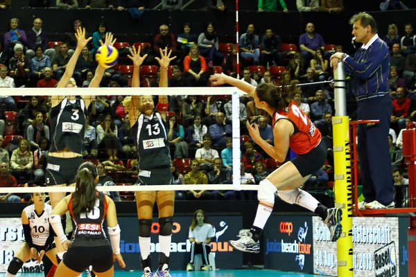 Partita di pallavolo — Foto Stock