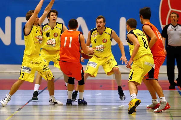 Jogo de basquete — Fotografia de Stock